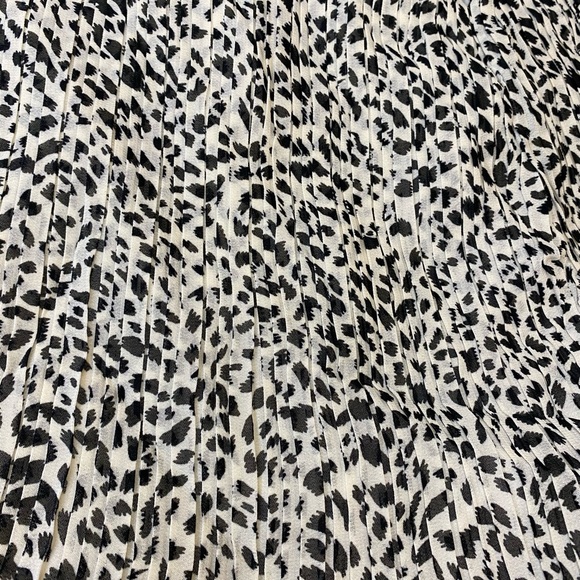 Ruffle Leopard Romper - Picture 3 of 5